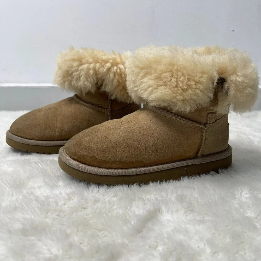 UGG #5991T Kid's Cream Tan Bailey Button Suede Boots Sheepskin Size 12